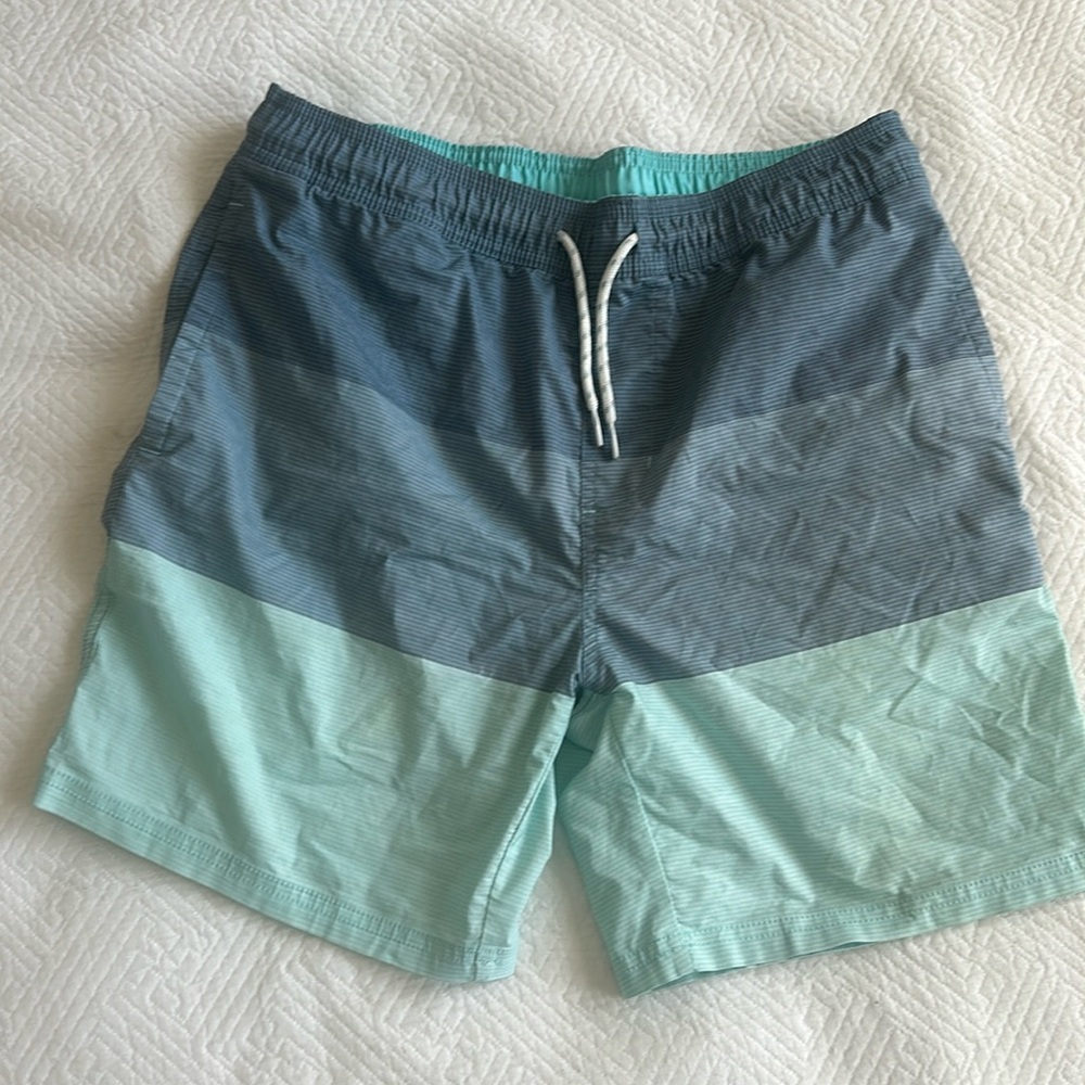 Size medium swim trunk with netting